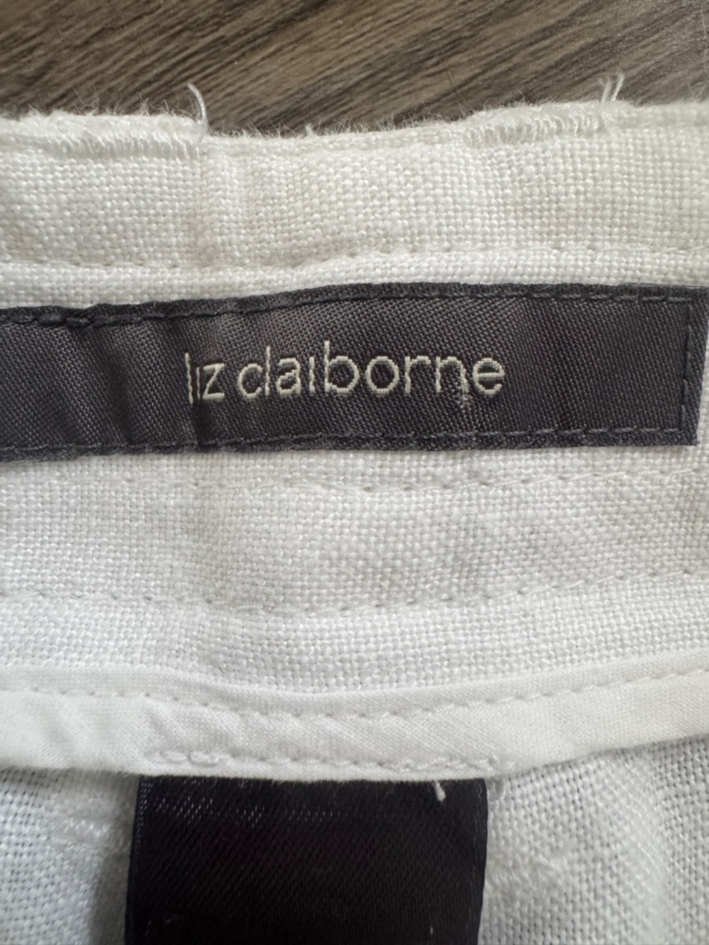 Liz Claiborne 100% Linen White Crop Pants - Size 6 or Medium - Picture 3 of 11